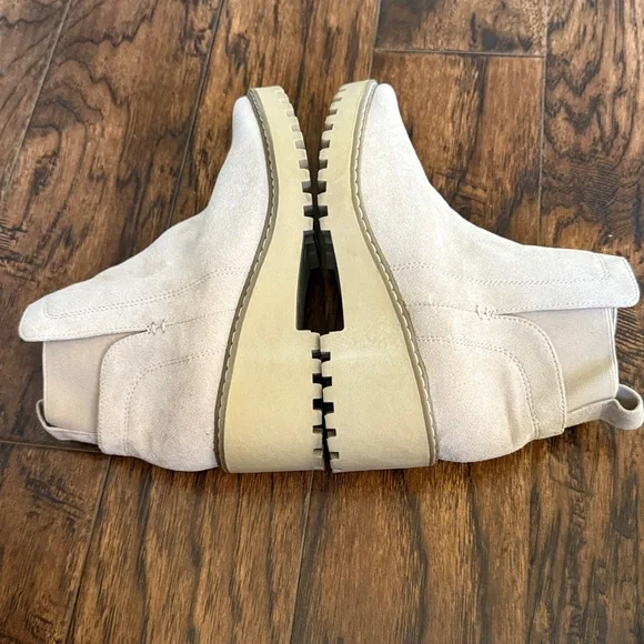 Dolce Vita Cream Riella Ankle Boots, size 7 - Picture 6 of 7